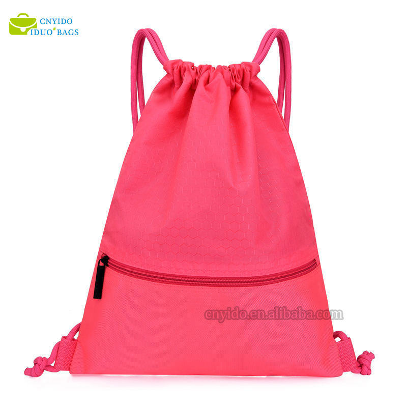 Qual è la differenza tra una borsa a secco e uno zaino impermeabile?