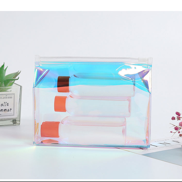 Cerchi la borsa cosmetica chiara perfetta?