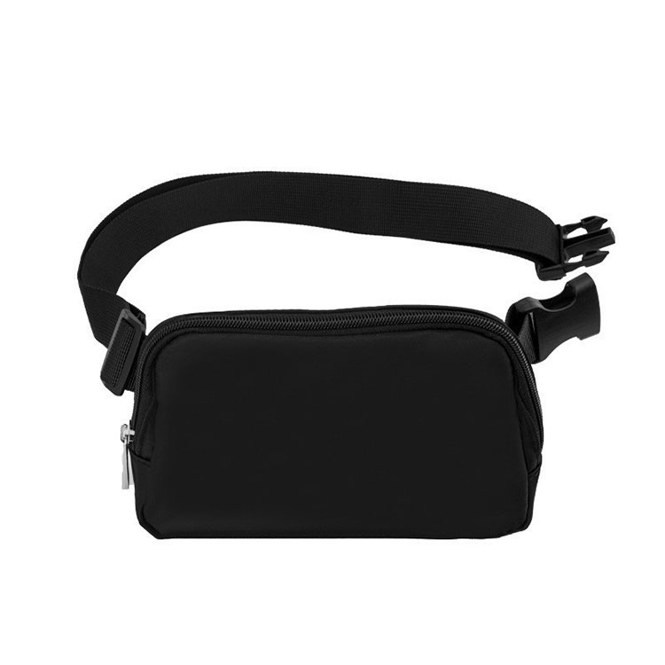 In che modo una borsa impermeabile può facilitare i viaggi quotidiani e l'uso all'aperto?